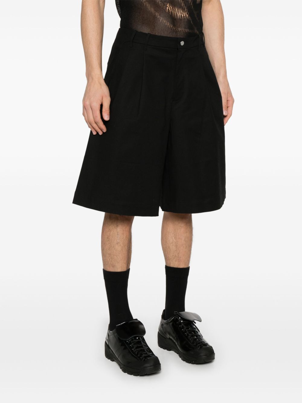 Static bermuda shorts