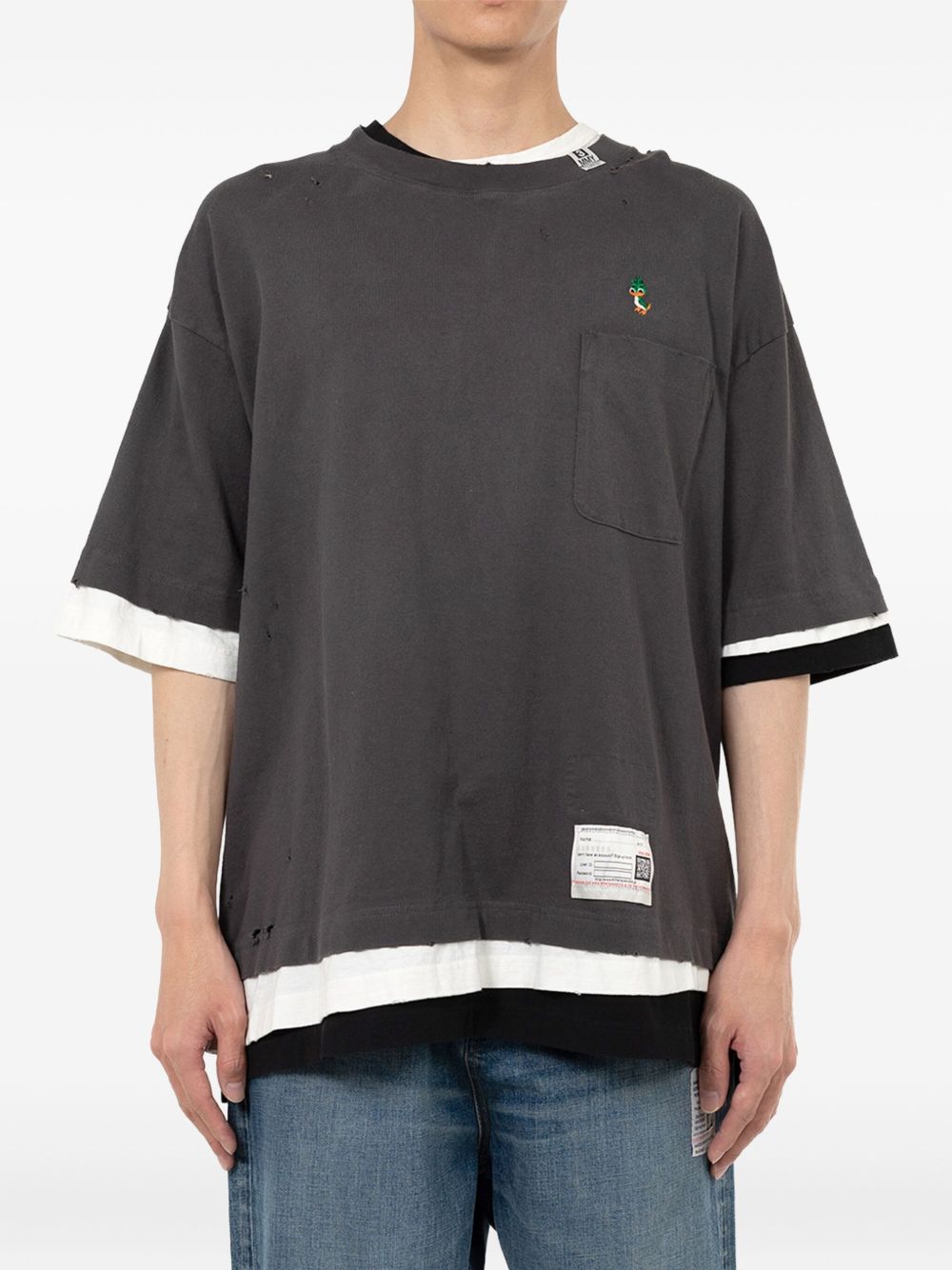layered pocket T-shirt