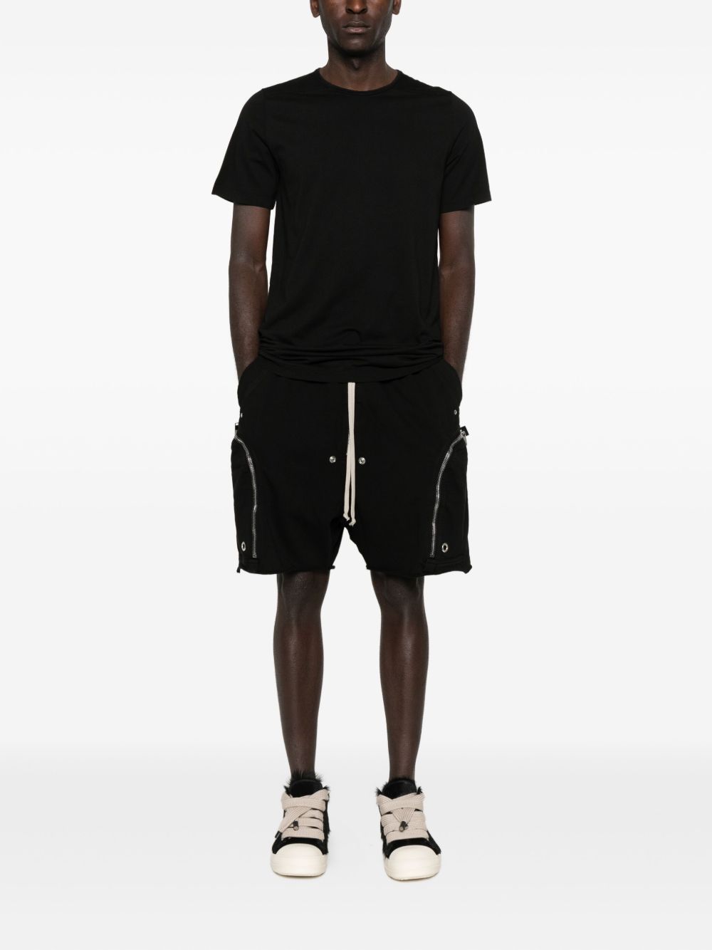 zip-pocket drawstring shorts