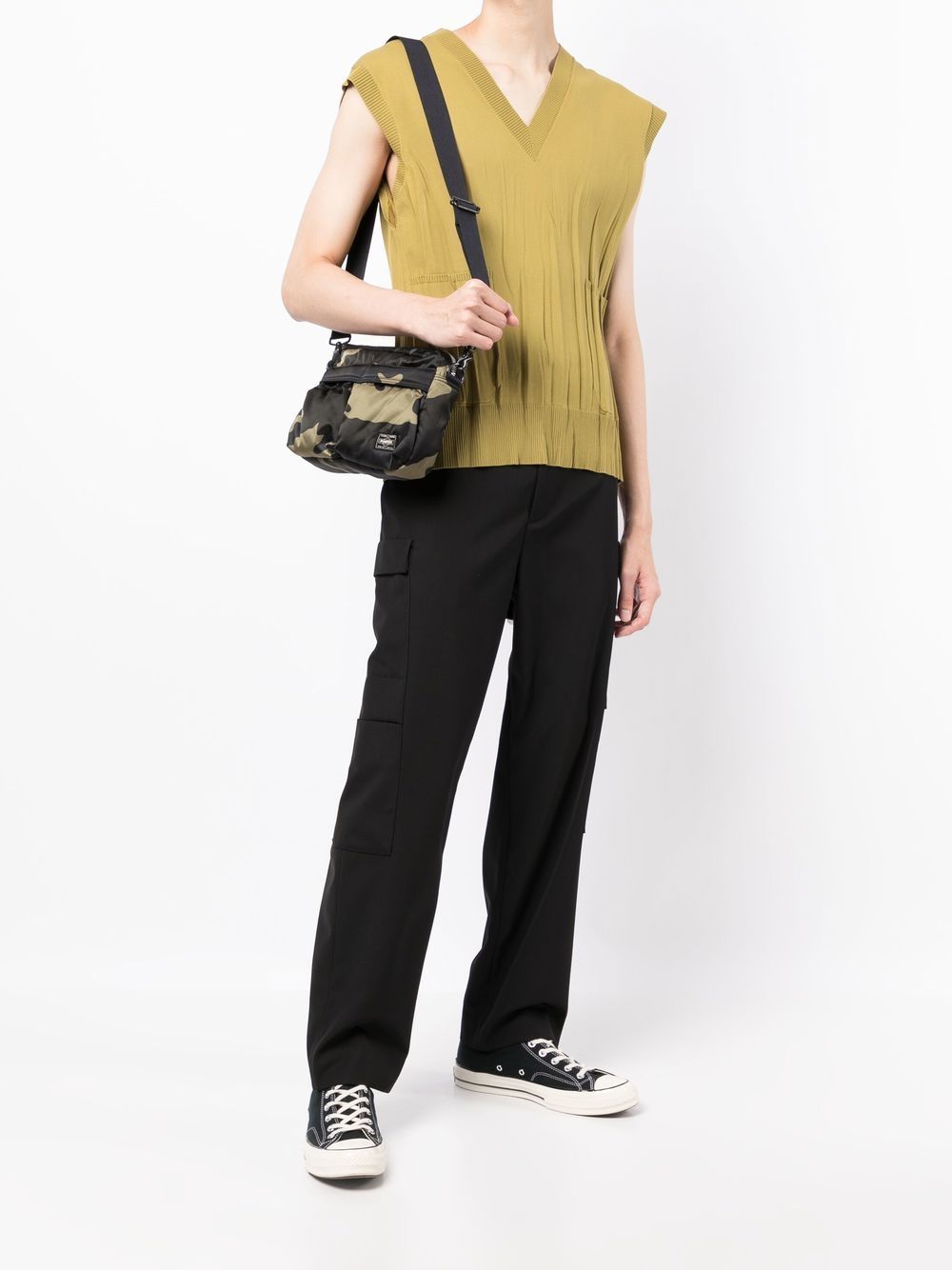 camouflage-print crossbody bag