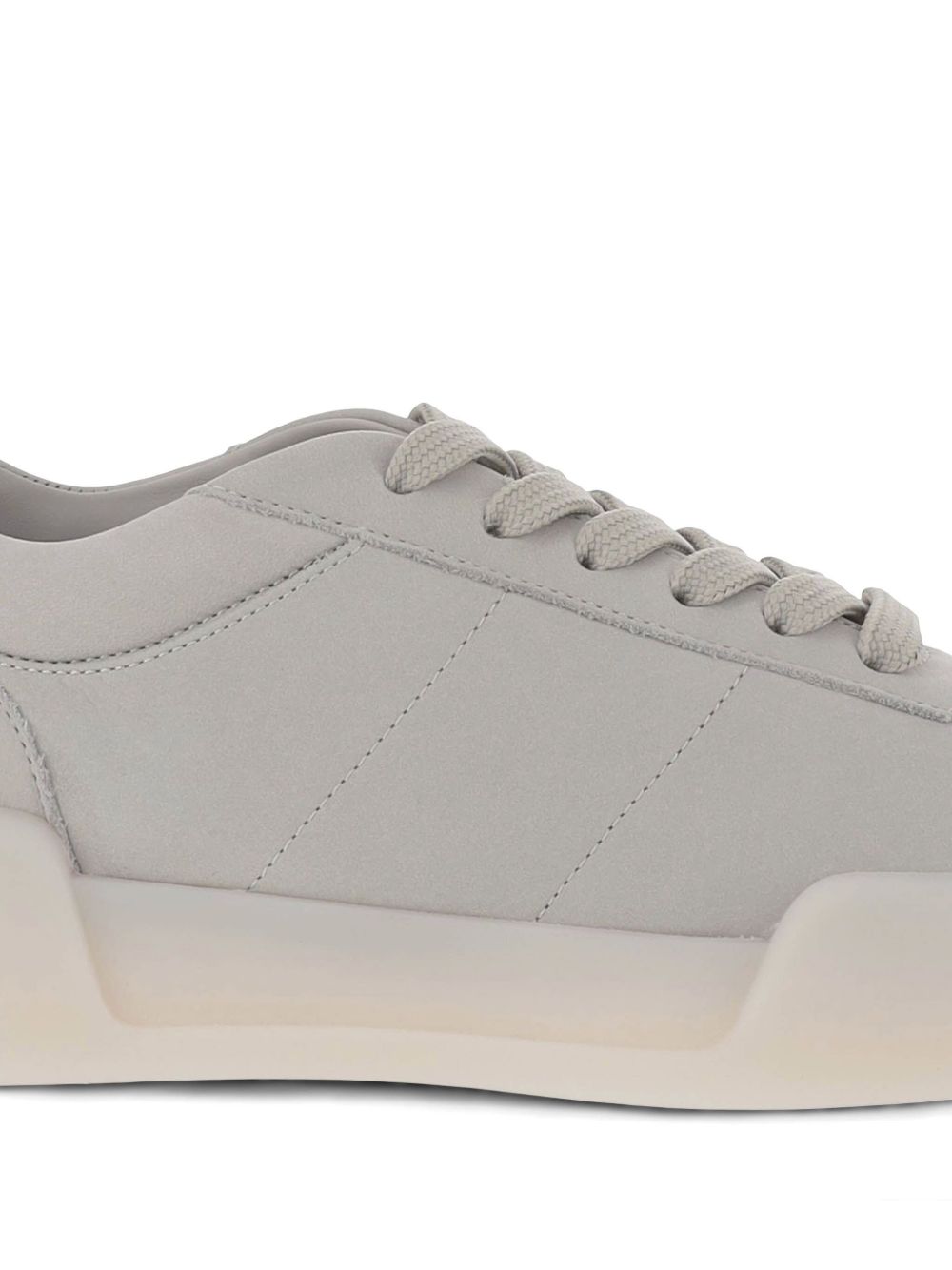 Aerobic low-top sneakers