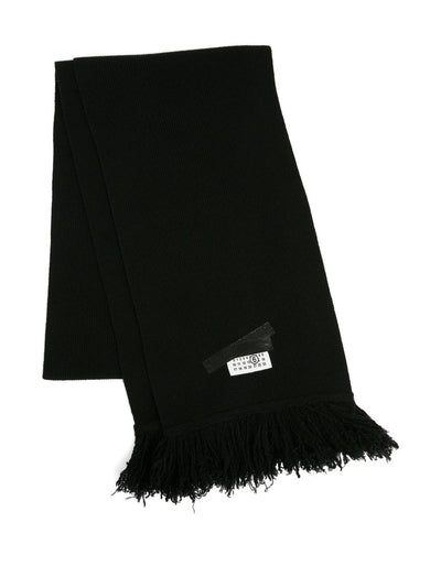 Ribbed Fringed Scarf