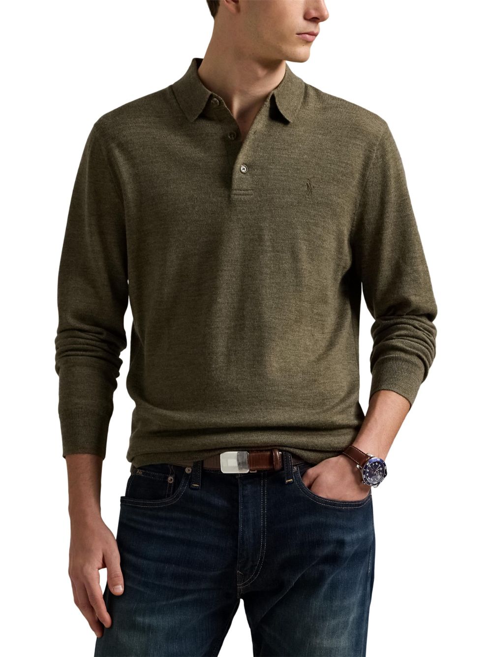 long-sleeved sweater 