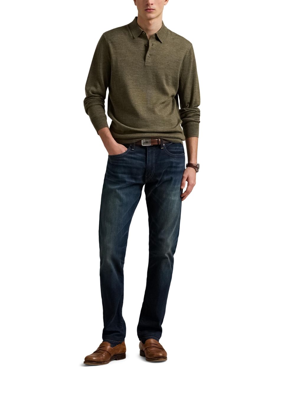 long-sleeved sweater 