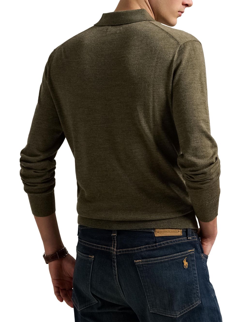 long-sleeved sweater 