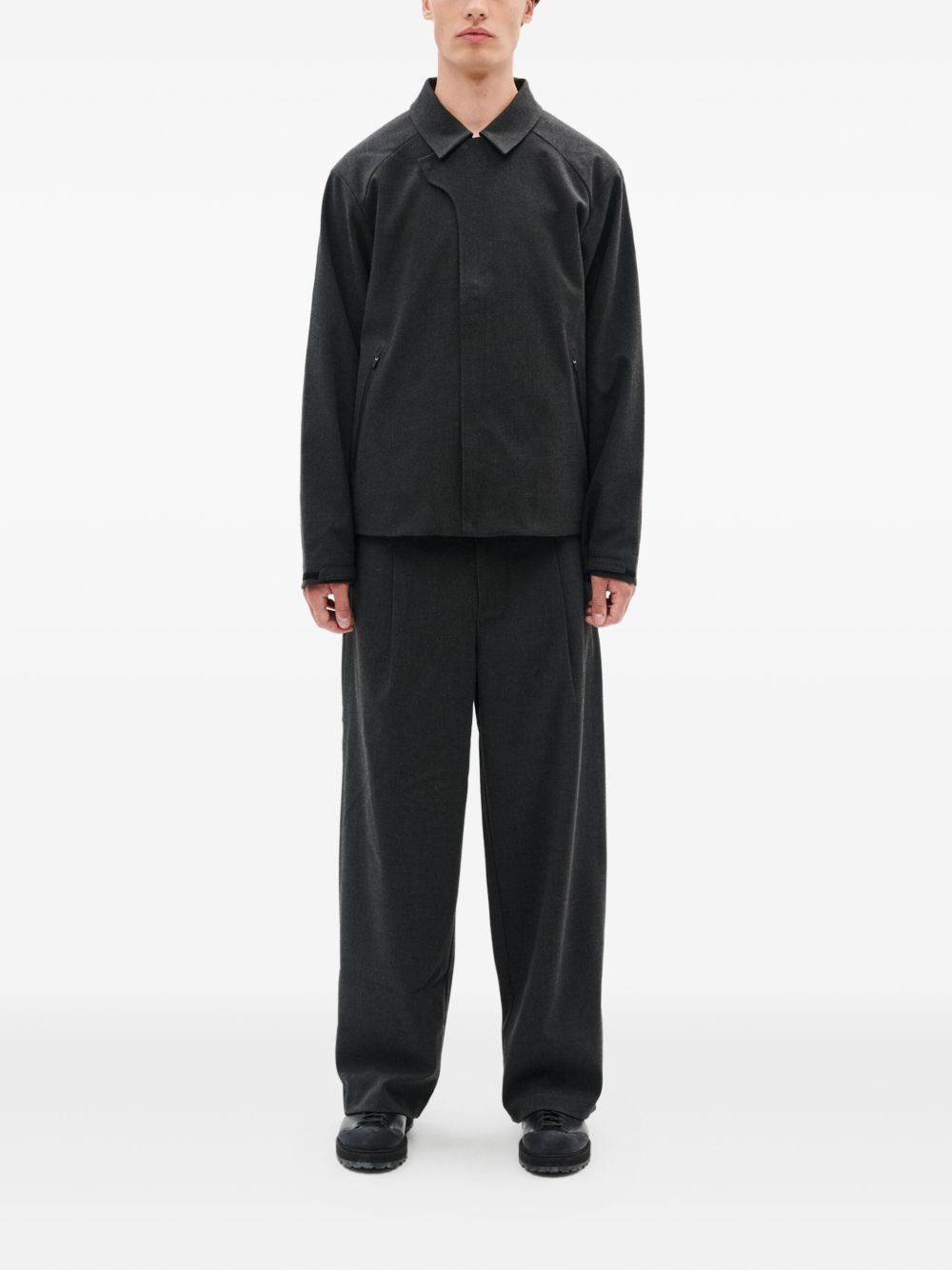 zip-fastening collared jacket