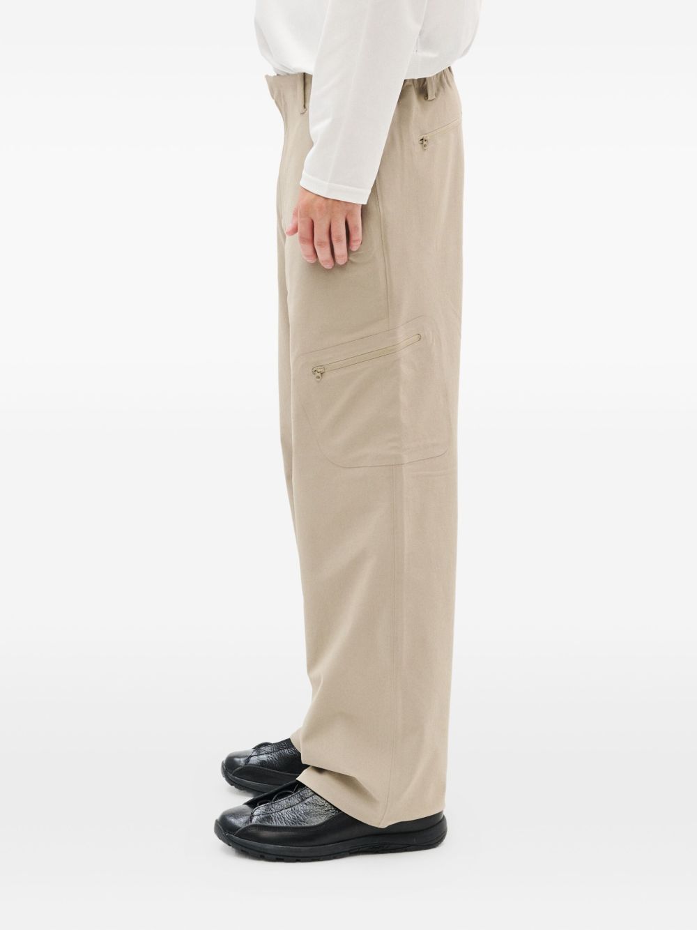 zip-pocket cargo trousers