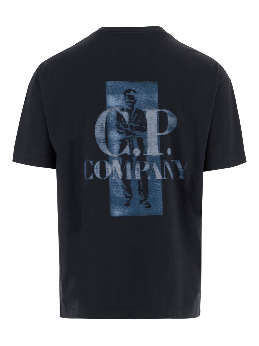 short-sleeved T-shirt