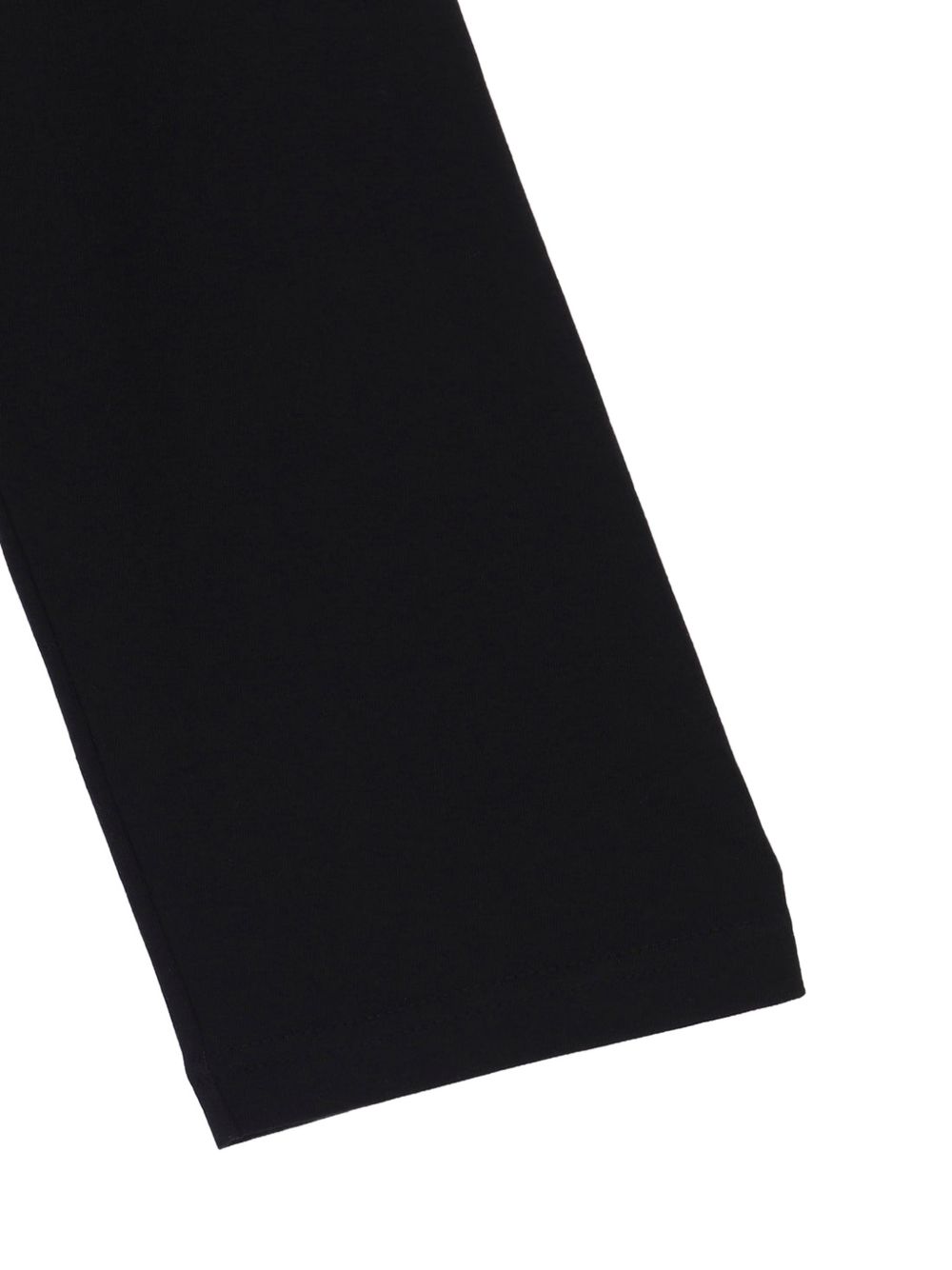 long-sleeved T-shirt