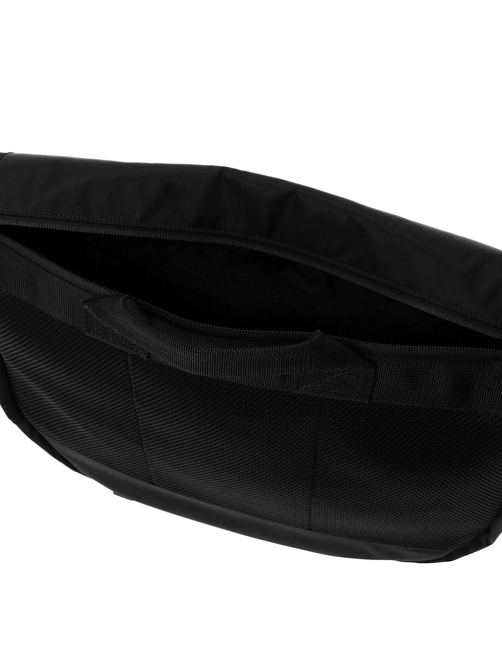 chain-detail messenger bag