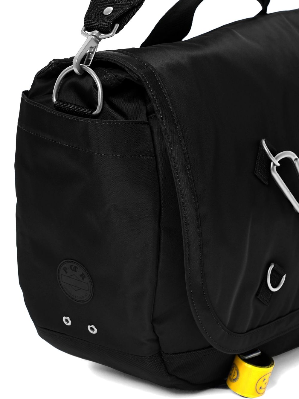 chain-detail messenger bag