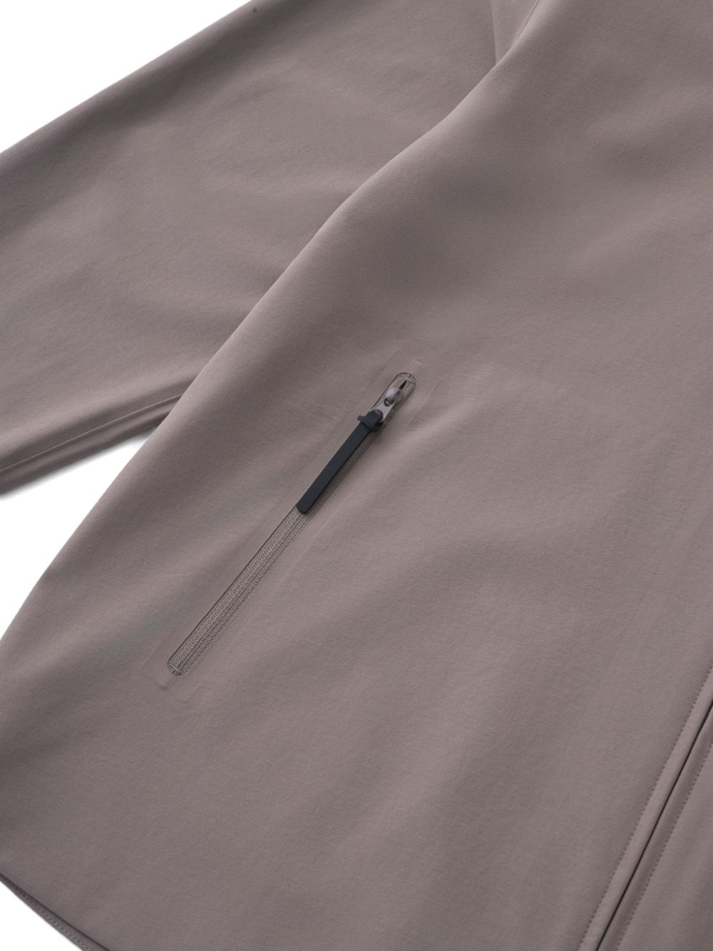 zip long-sleeved shirt