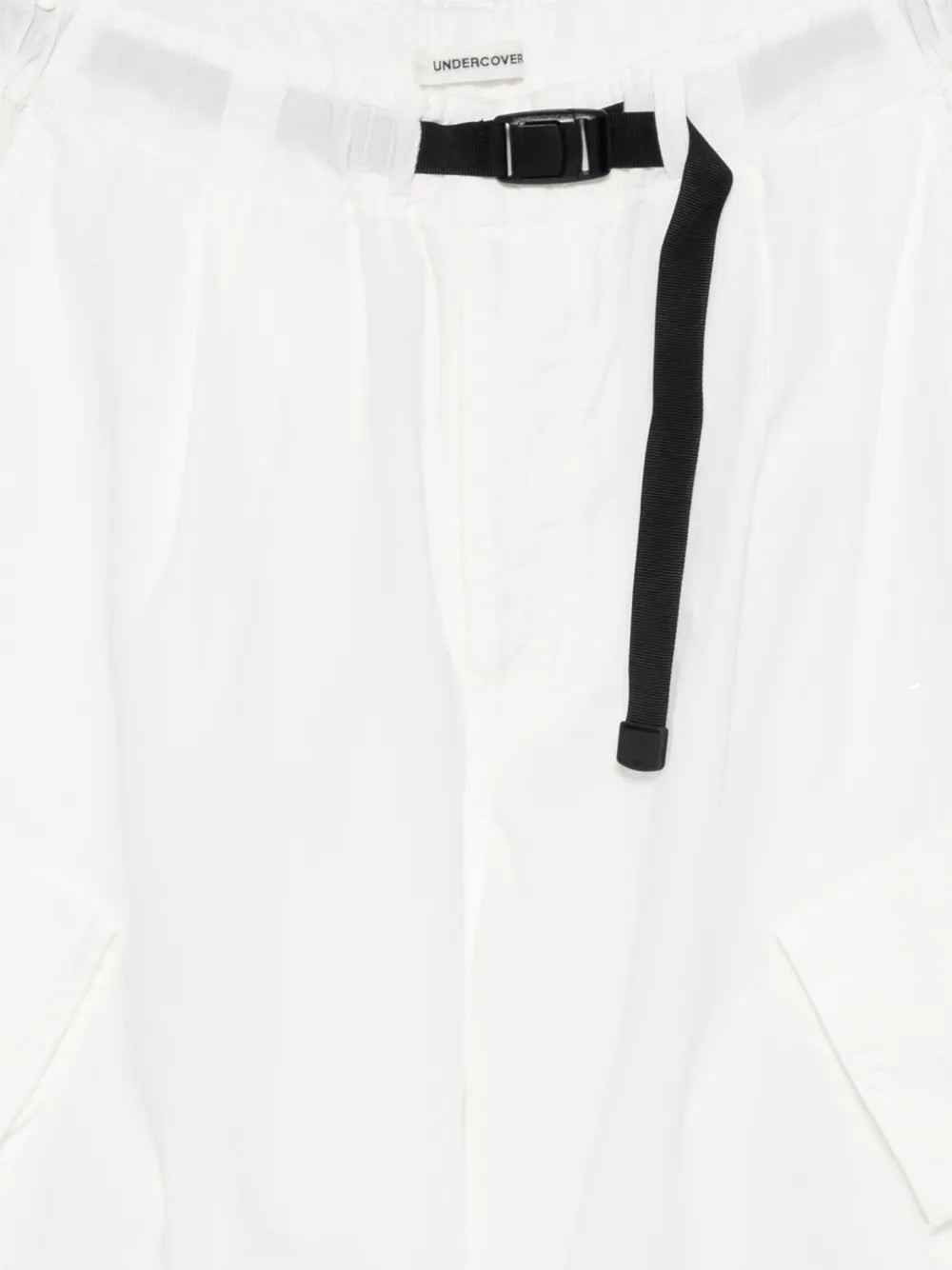 Buckle-Fastening Shorts