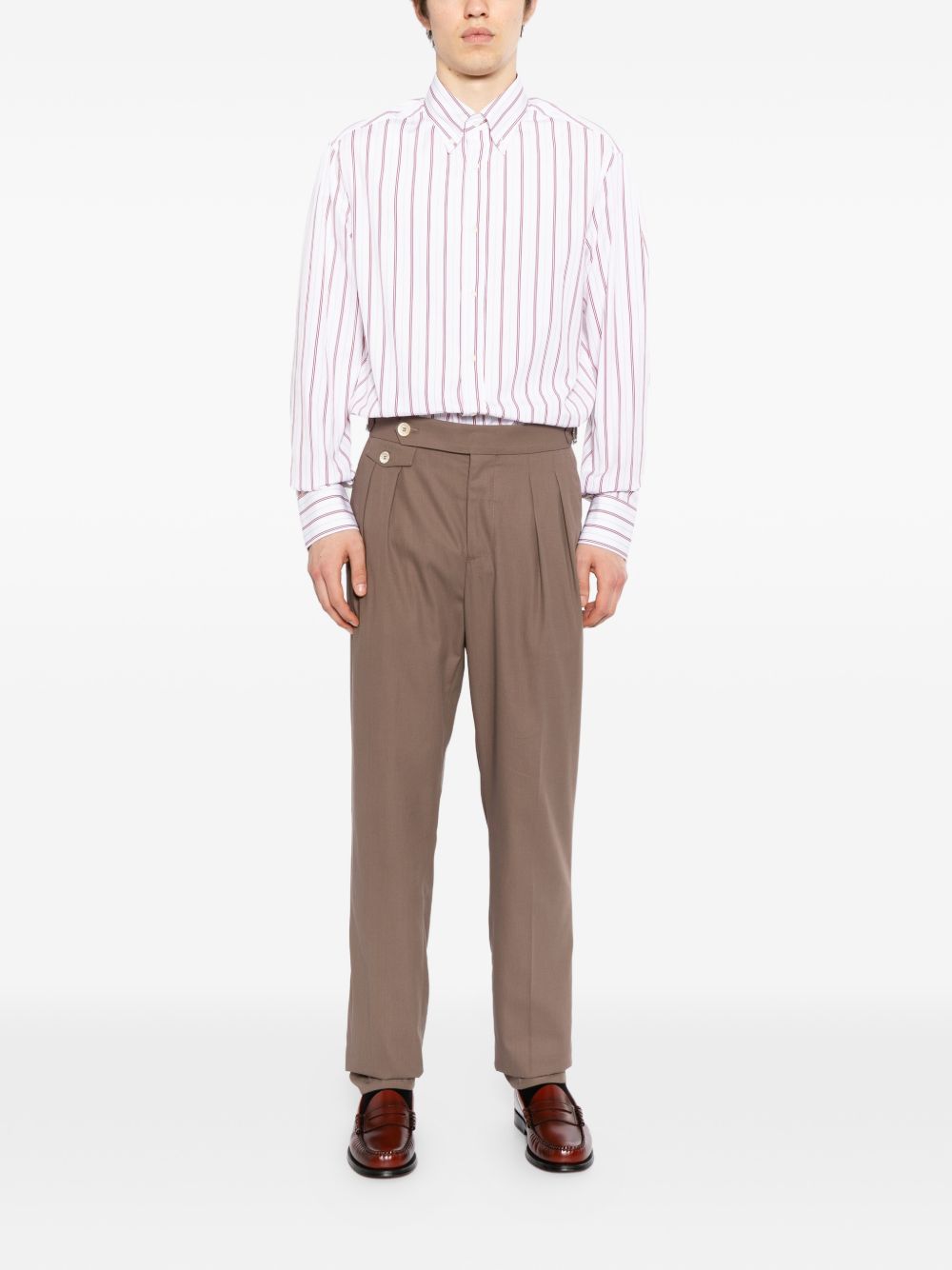 pleated trousers