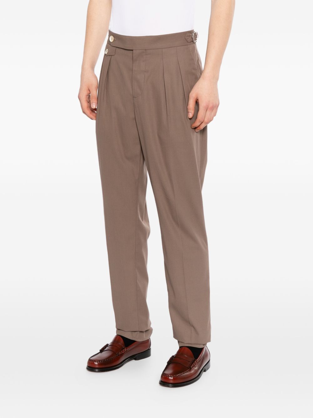 pleated trousers