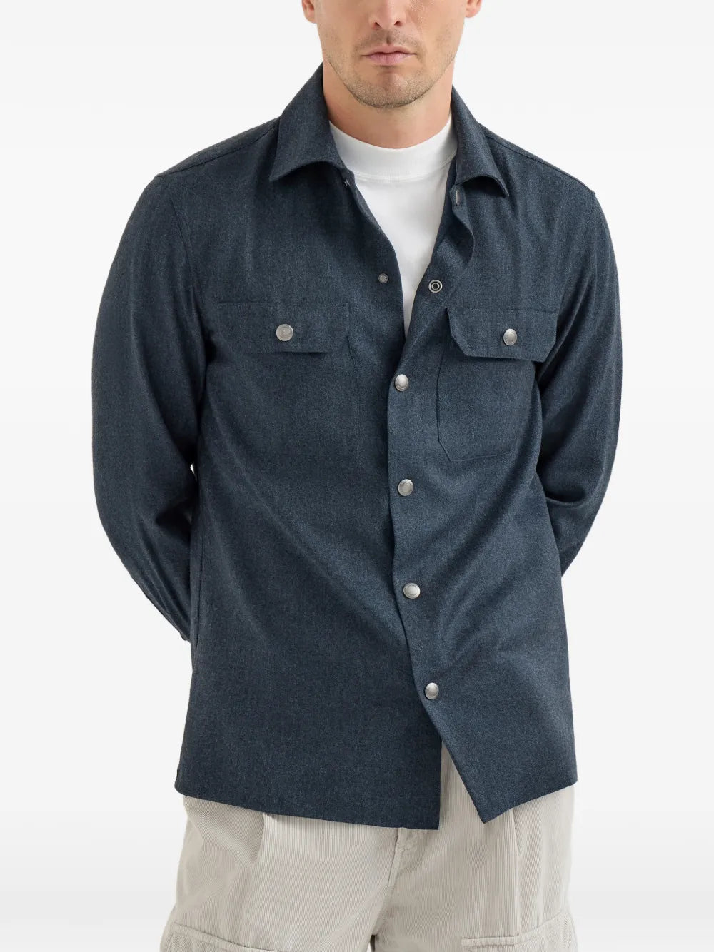 virgin-wool flannel overshirt with spread-collar and chest-pockets