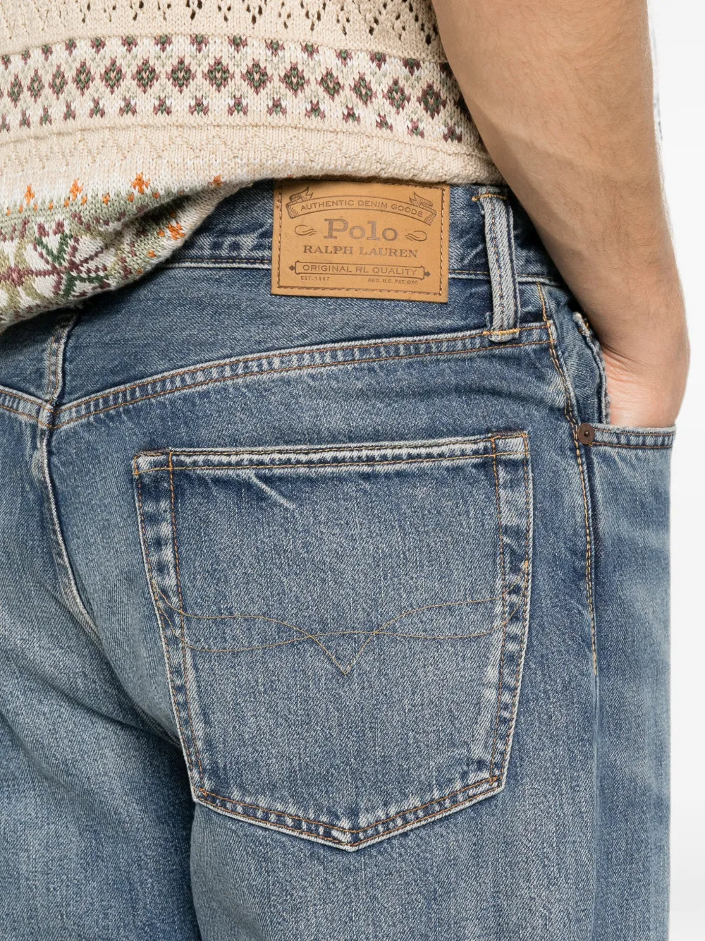 belt-loop buttoned jeans