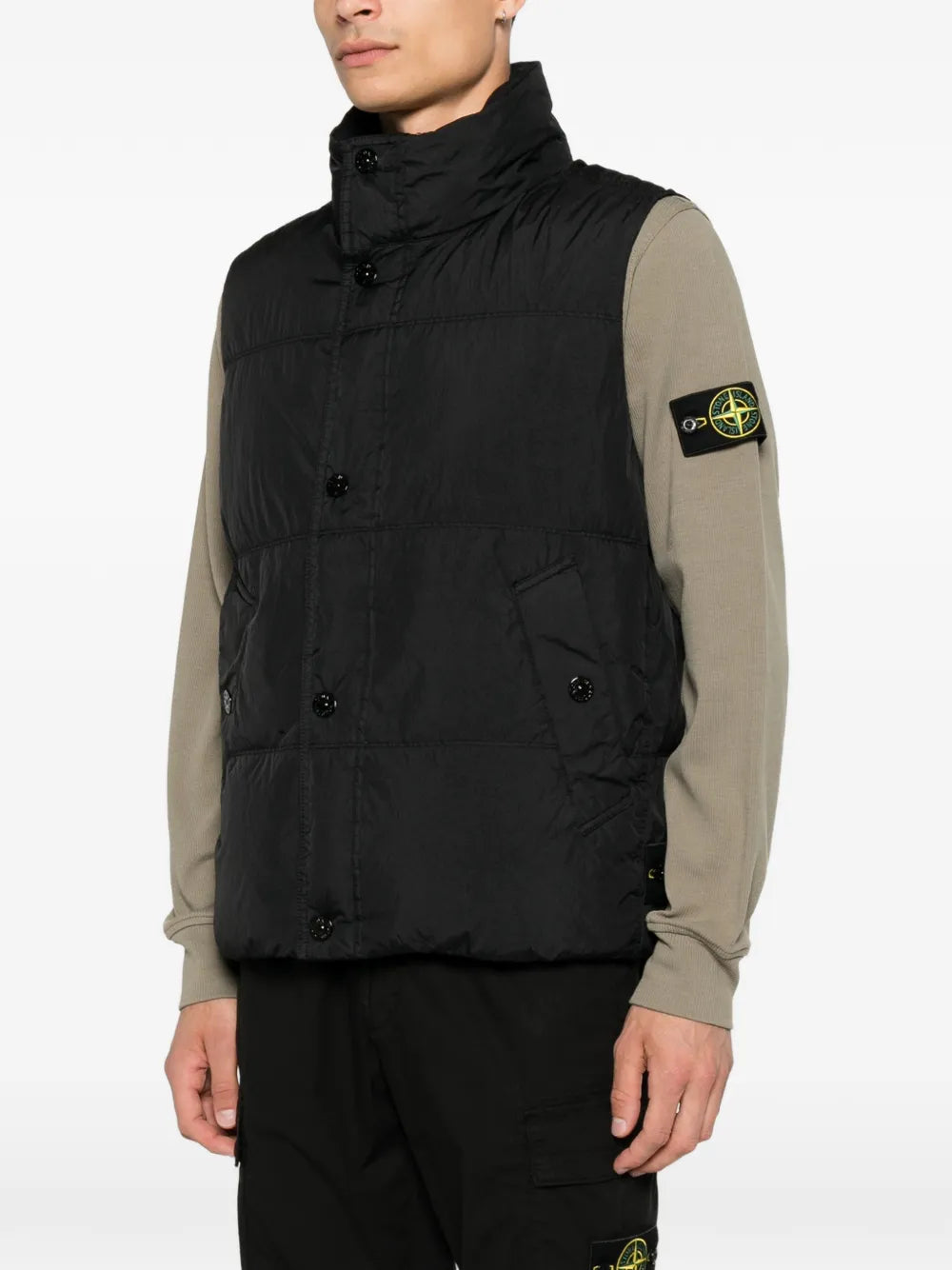 quilted logo-patch gilet