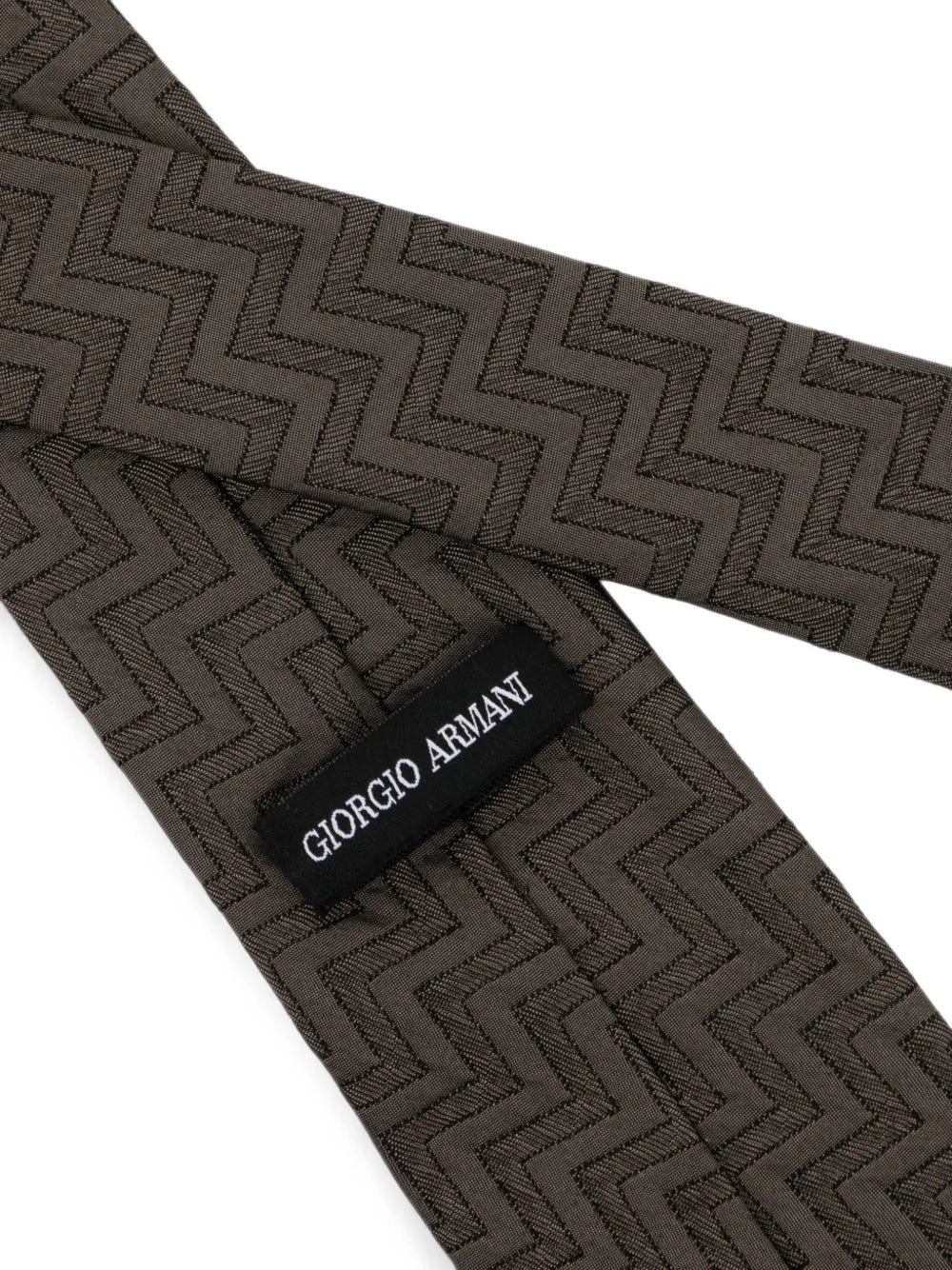 chevron-pattern tie