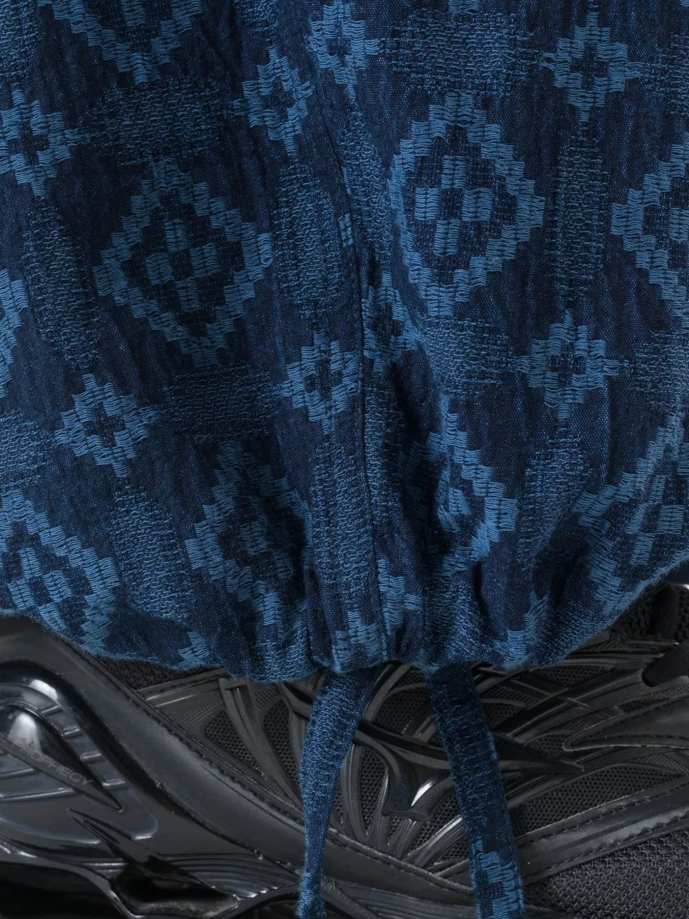 Komon Aizome diamond-pattern drawstring trousers