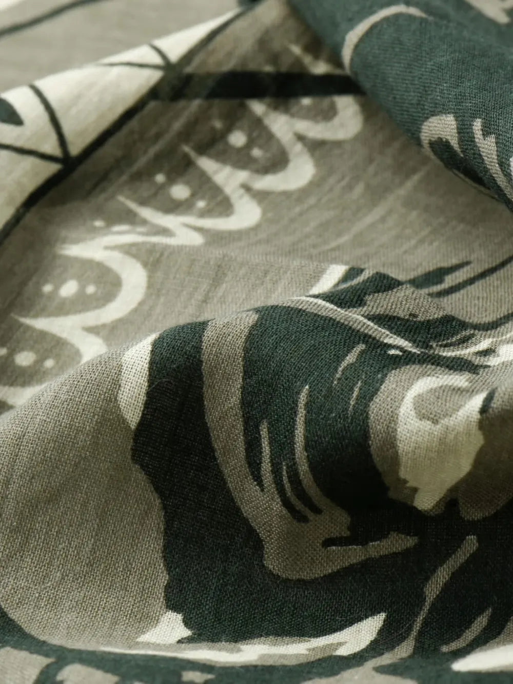 graphic-print cotton scarf