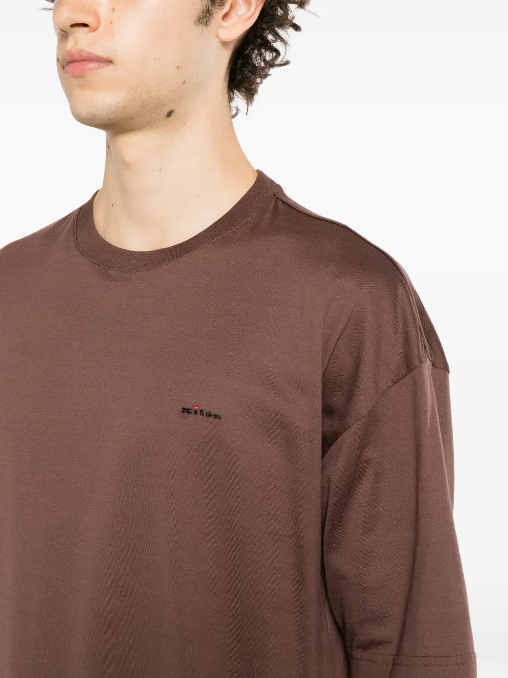 logo-embroidered T-shirt
